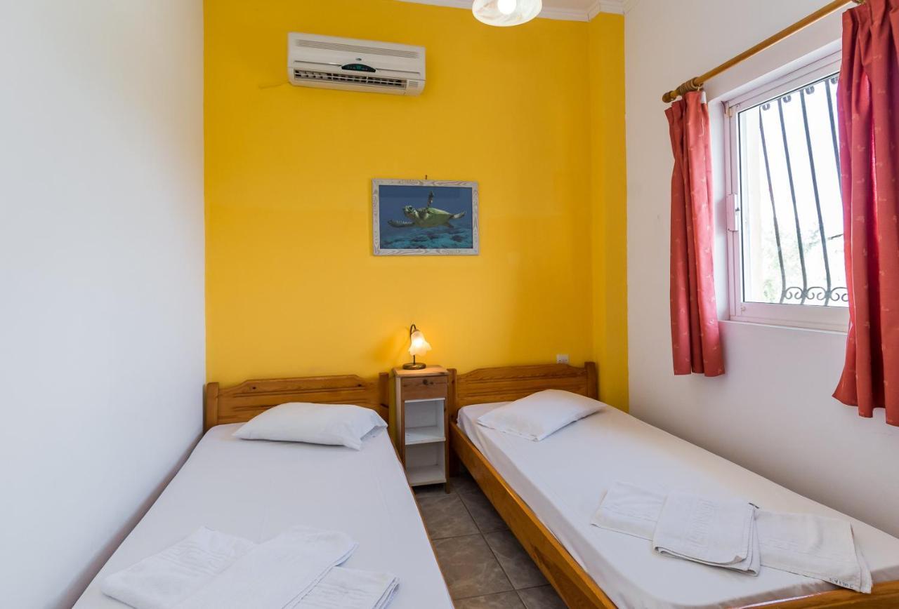 Julias Apartments Laganas Luaran gambar